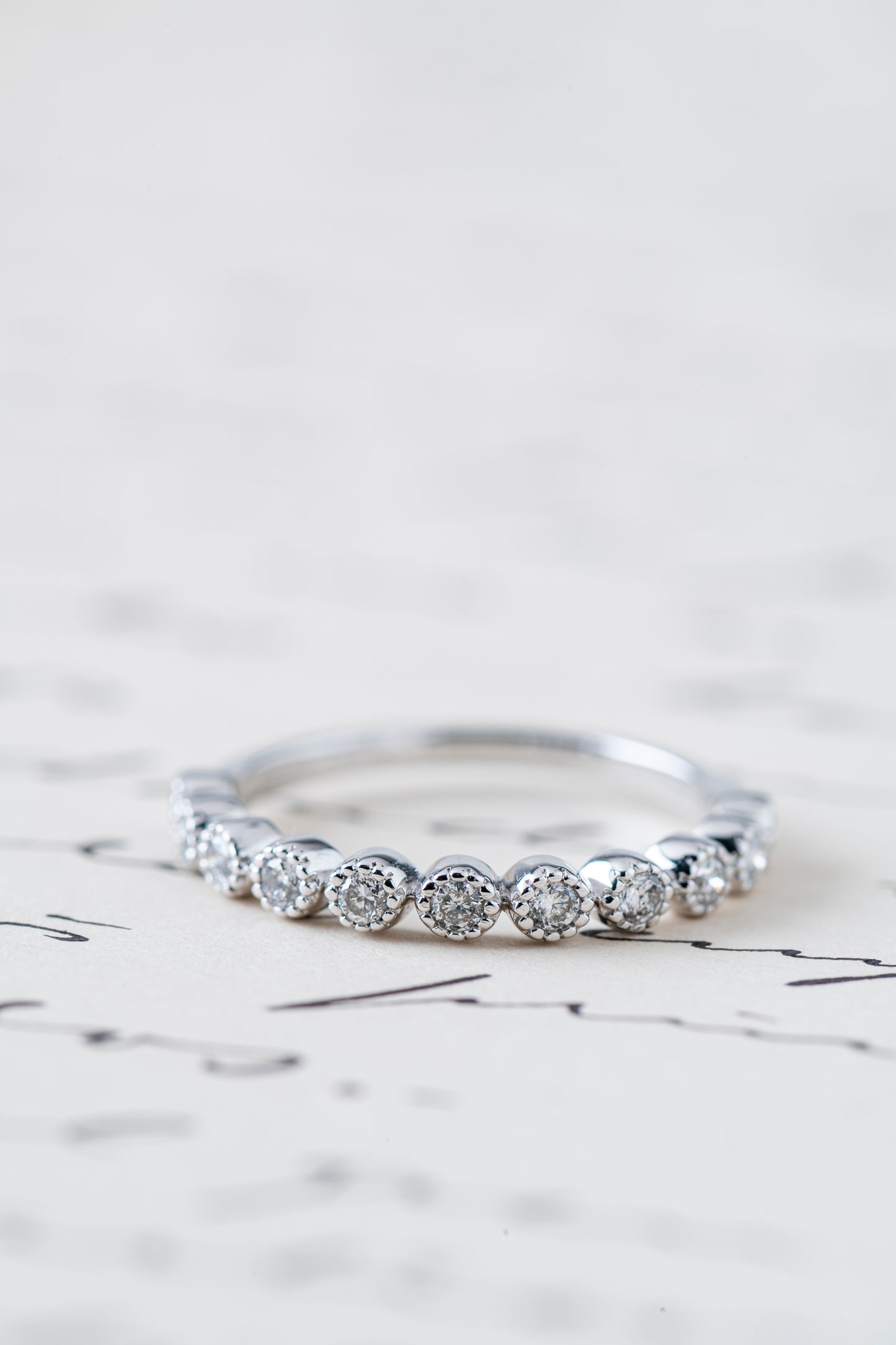 Anillo Cintillo Bisel Rulet Diamantes 0.30ct