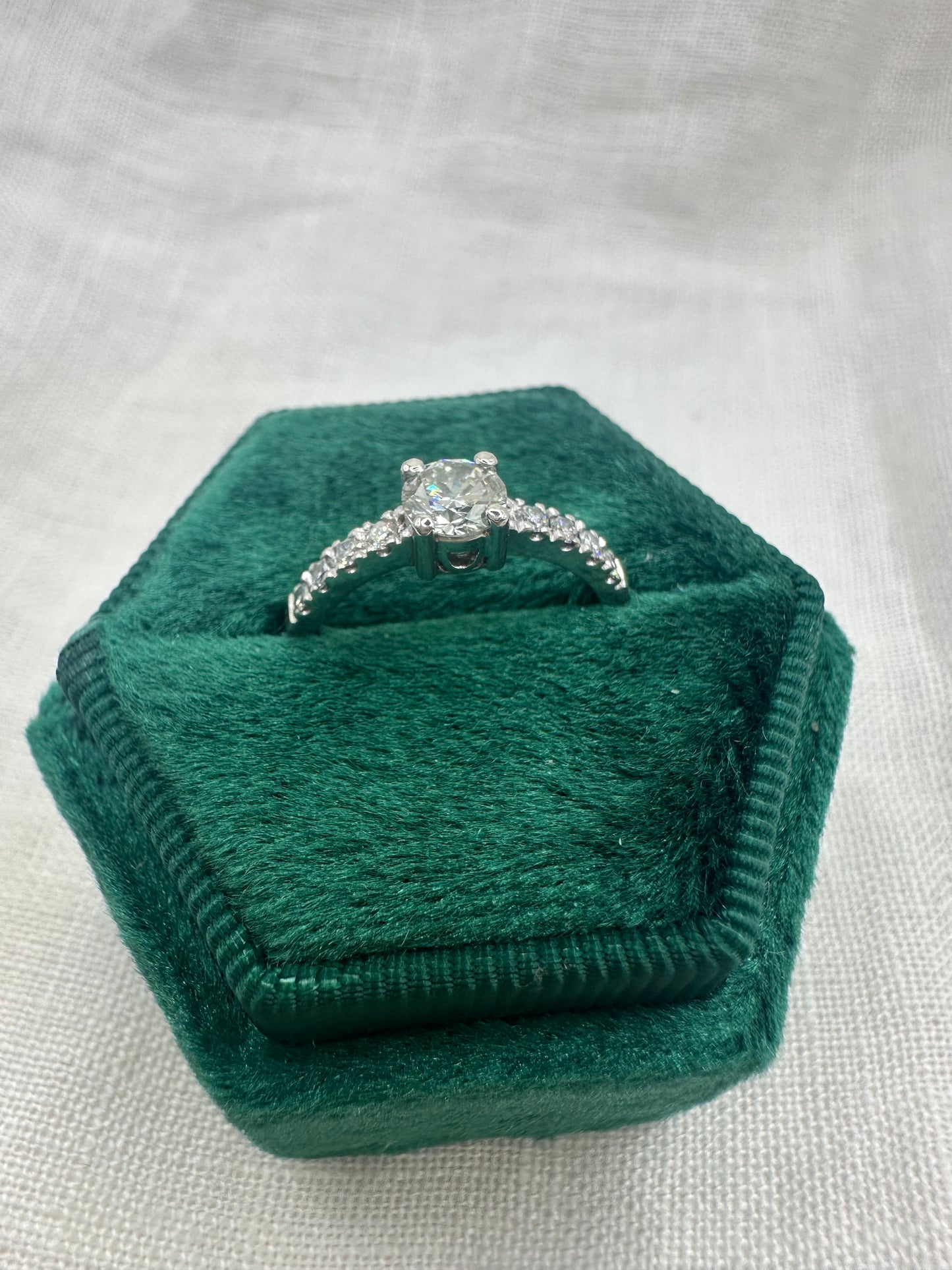 Anillo Solitario Grifas