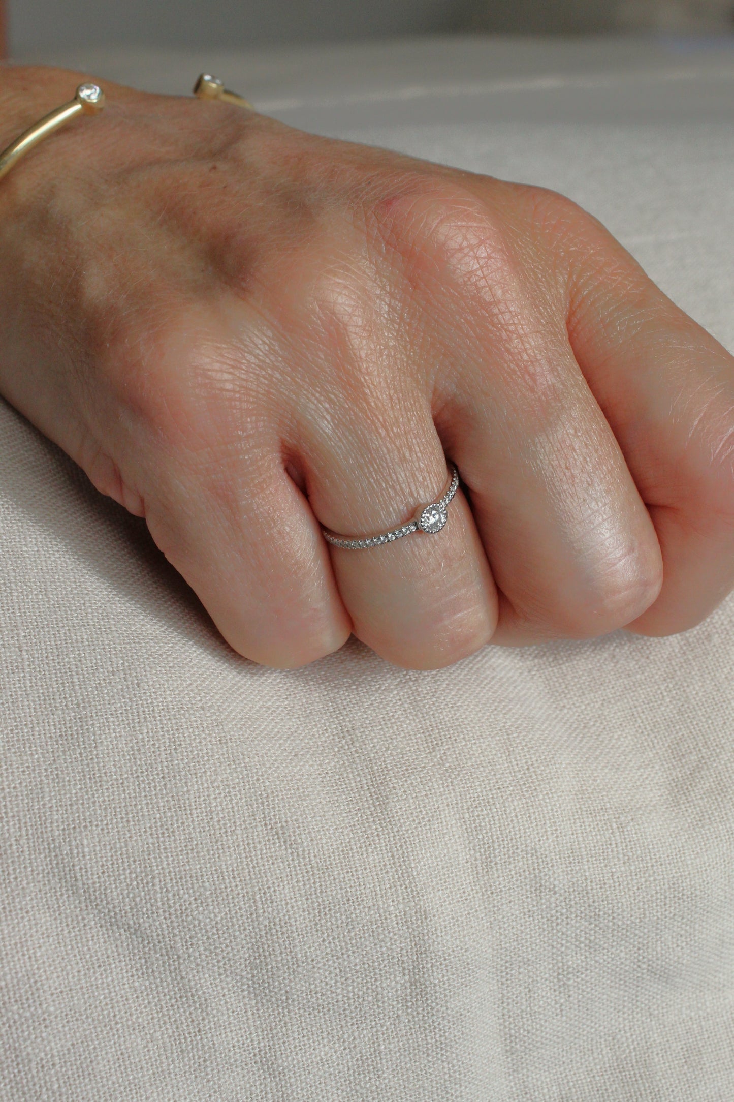Anillo Solitario Diamante Bisel Ruleteado