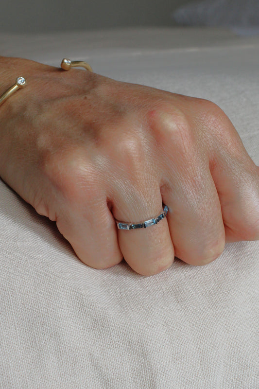 Anillo Cintillo Topacios