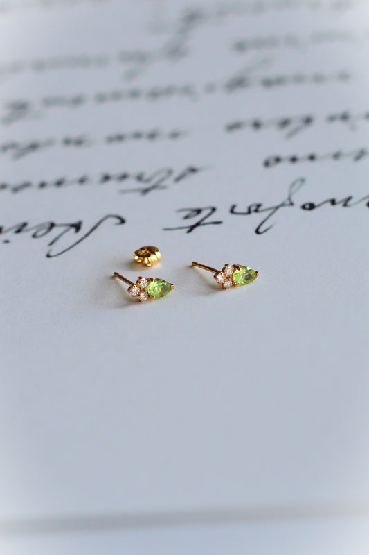 Aros Peridoto Corte Pera y Diamantes