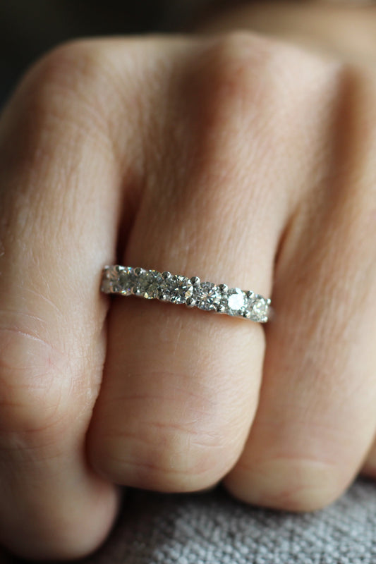 Anillo Cintillo 7 Diamantes