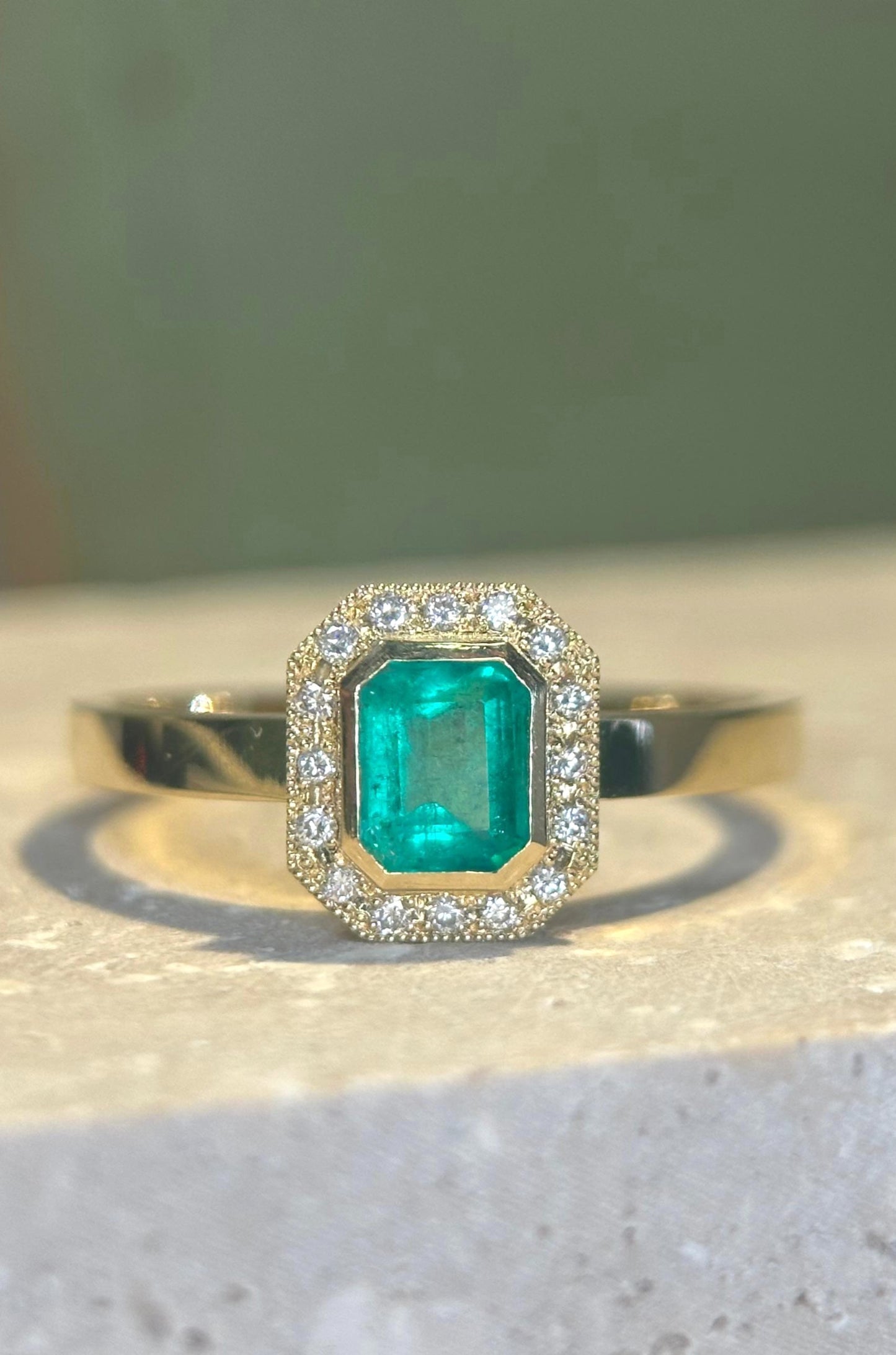 Anillo Esmeralda Halo