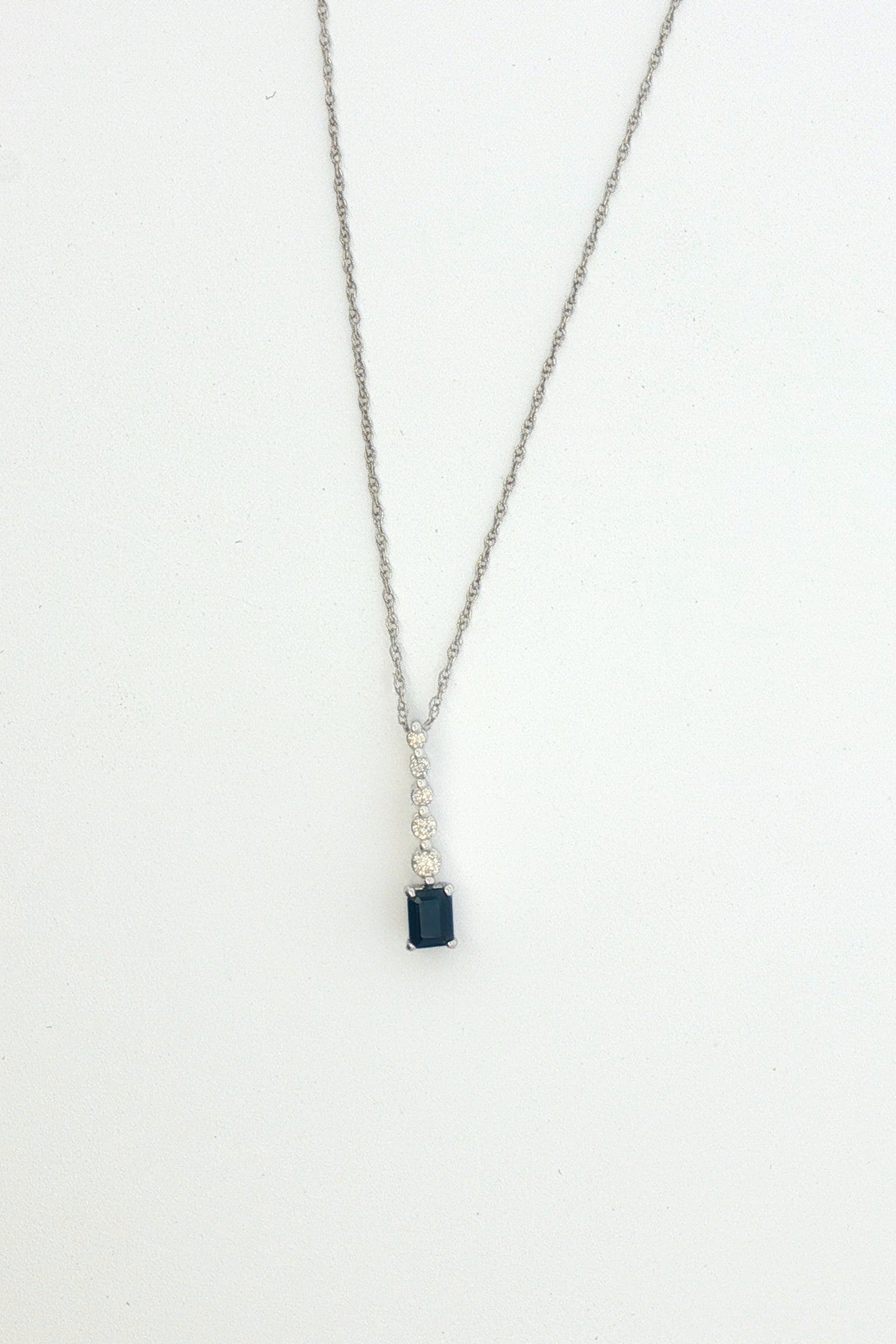 Collar Zafiro Azul y Diamantes Linea