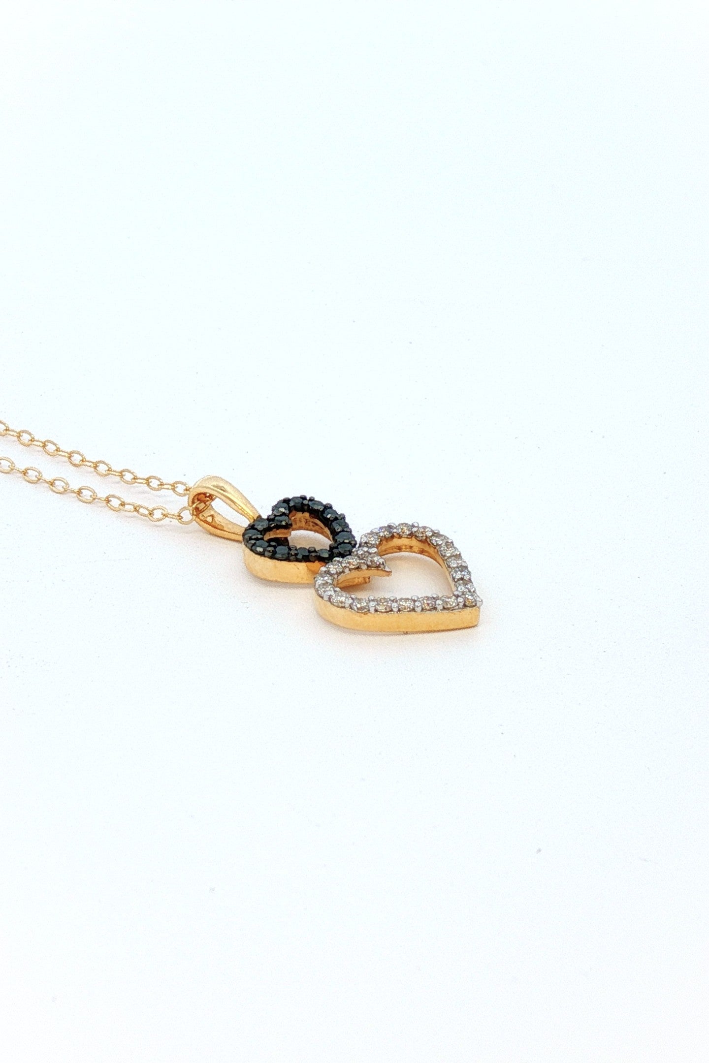 Collar Doble Corazón Diamantes Negros y Blancos