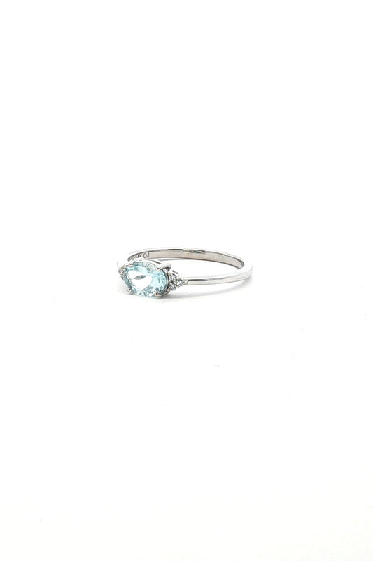 Anillo Aguamarina Oval y Diamantes