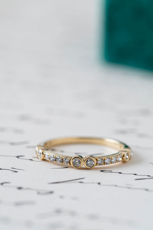 Anillo Cintillo Diamantes Grifas + Bisel