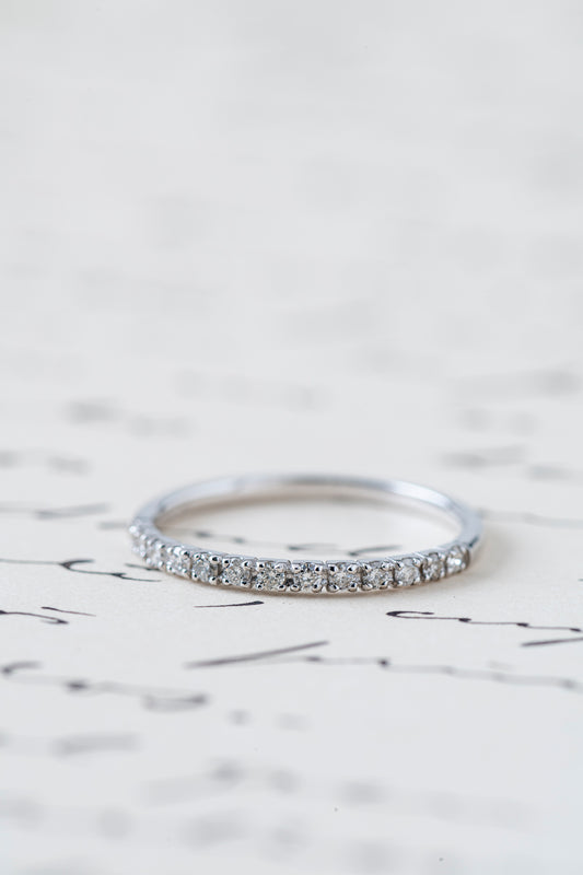 Anillo Cintillo Clásico 0.20ct