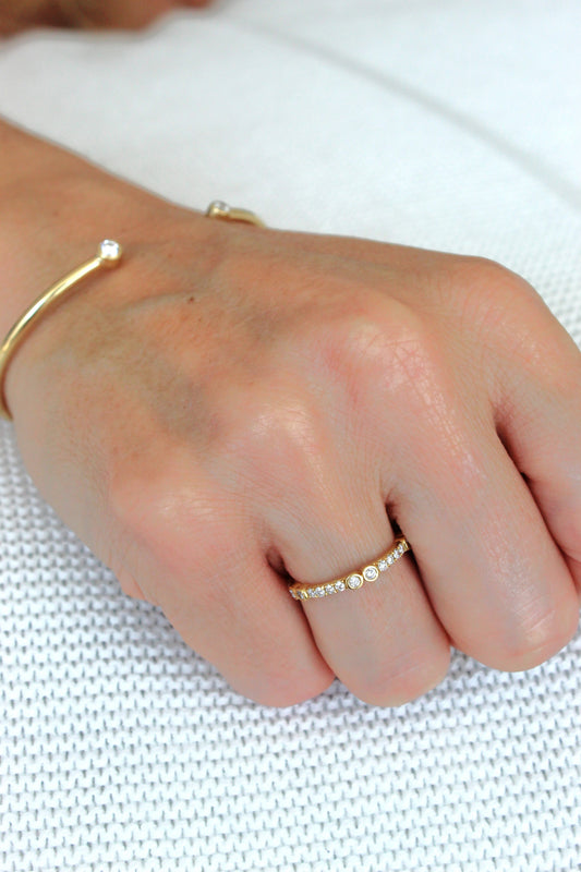 Anillo Cintillo Diamantes Grifas + Bisel