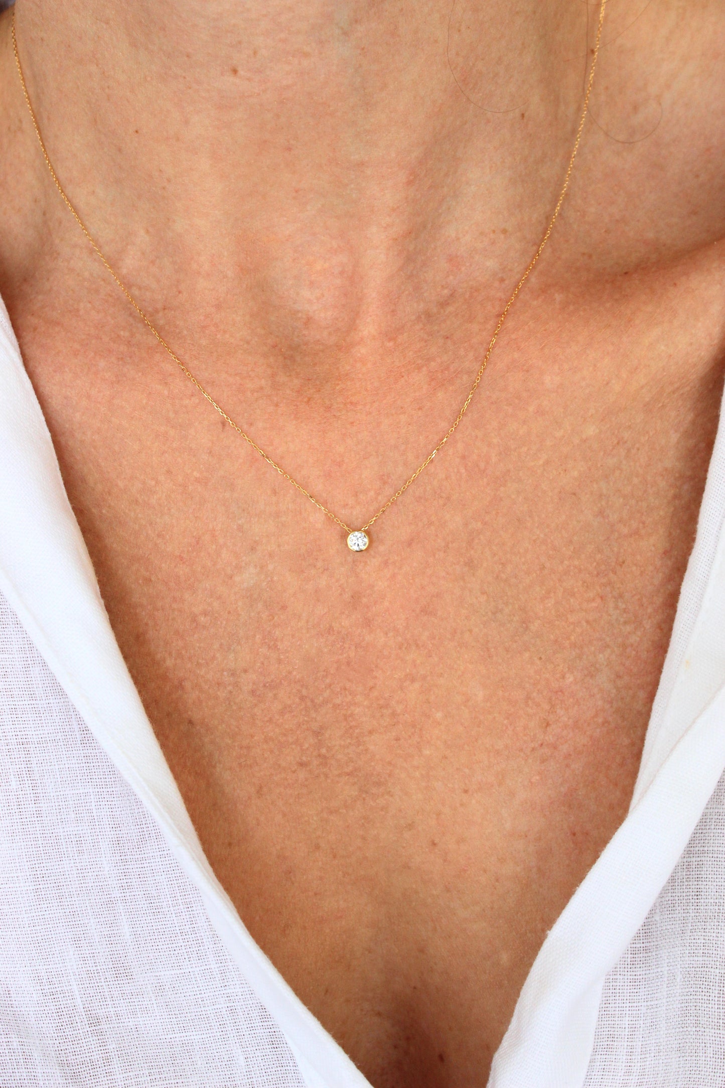 Collar Punto de Luz Diamante 0.07ct Bisel