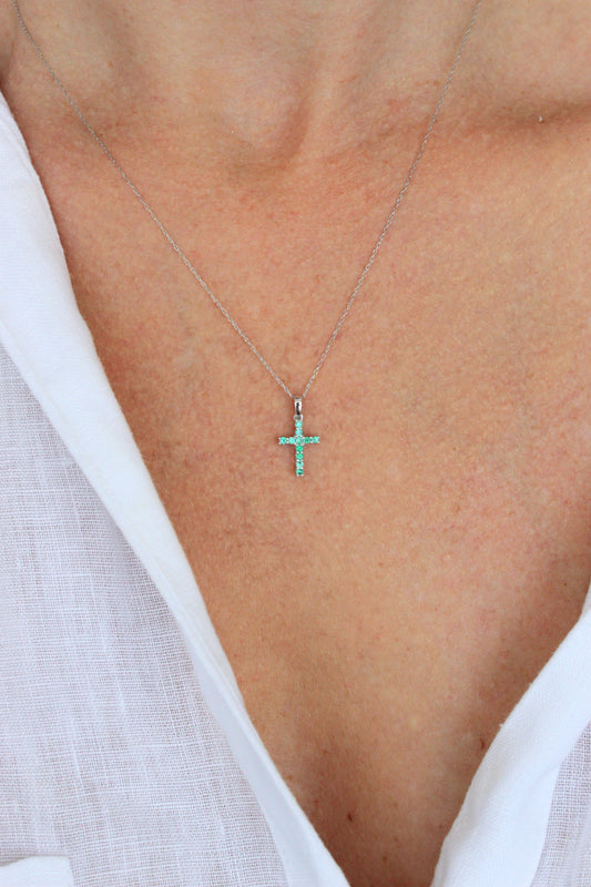 Collar Cruz de Esmeralda