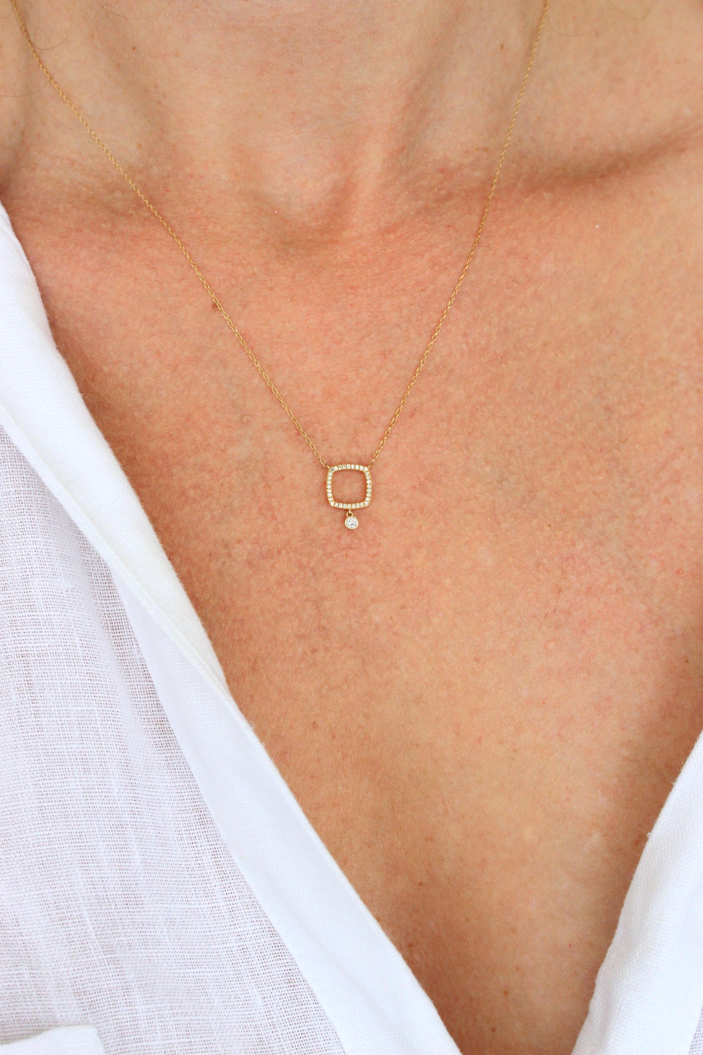 Collar Punto de Luz Colgante