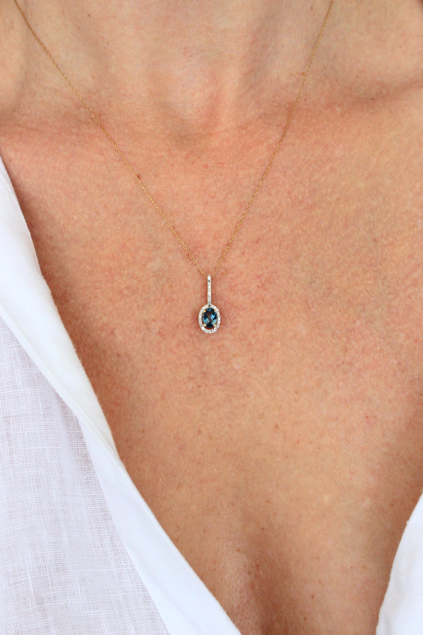 Collar Topacio London Blue y Diamantes