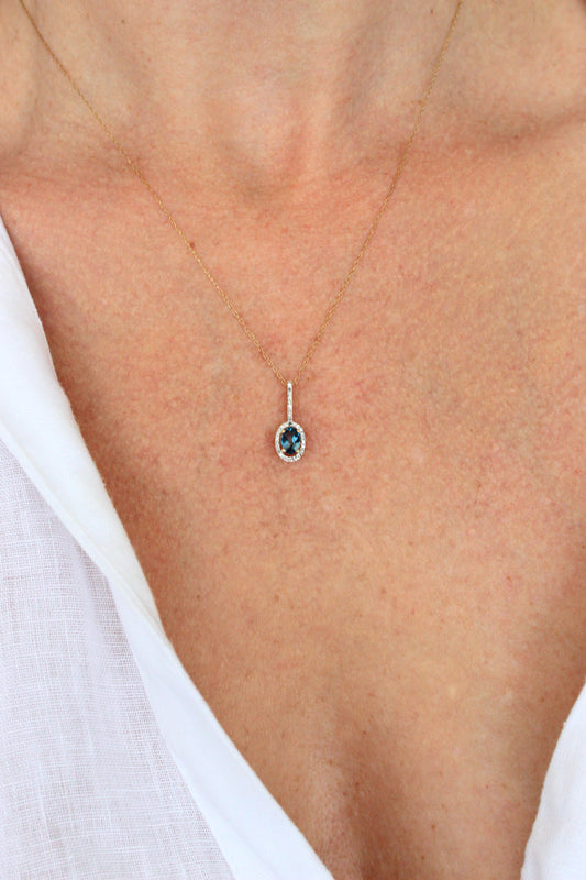 Collar Topacio London Blue y Diamantes