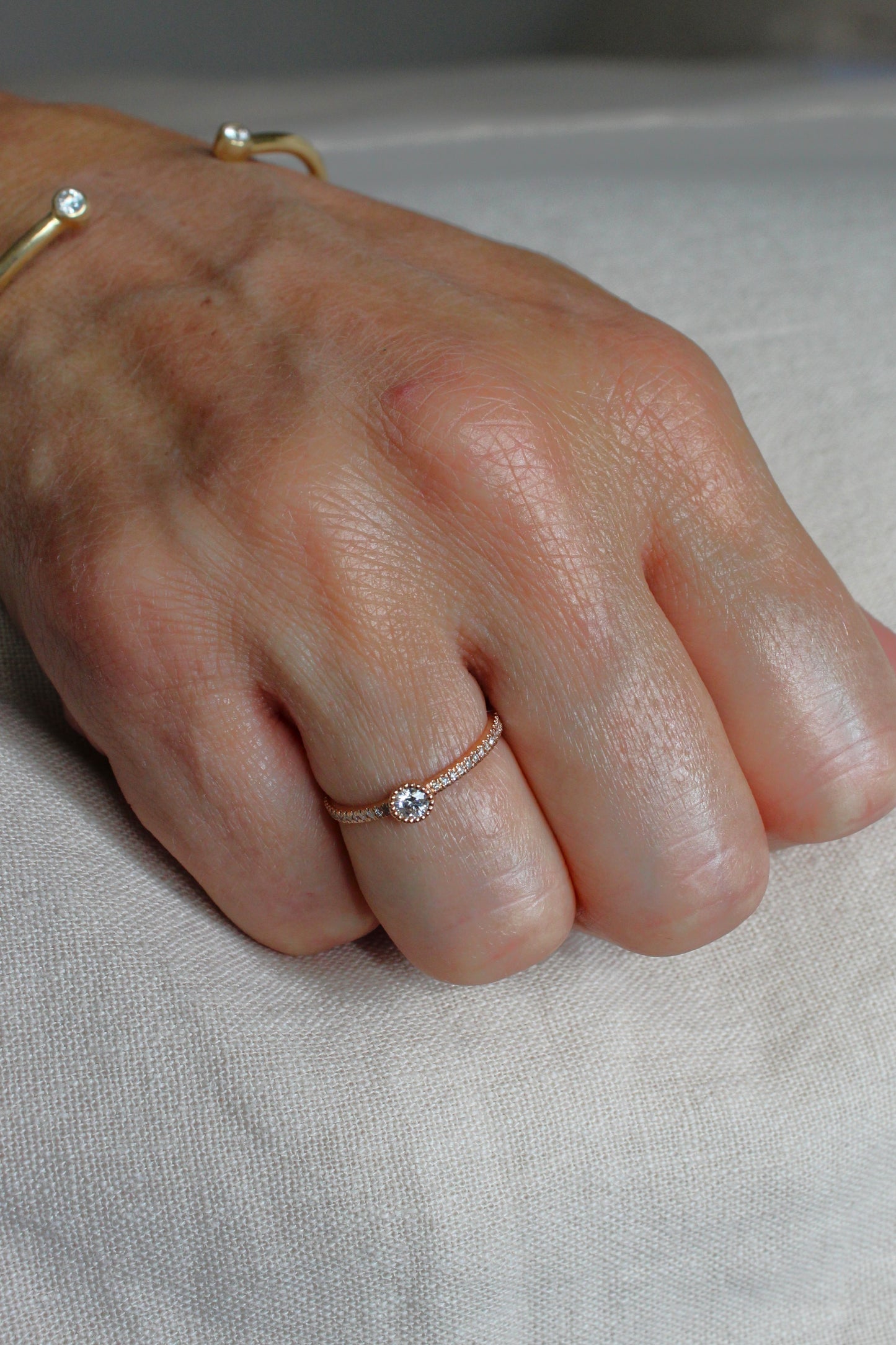 Anillo Solitario Diamante Bisel Ruleteado