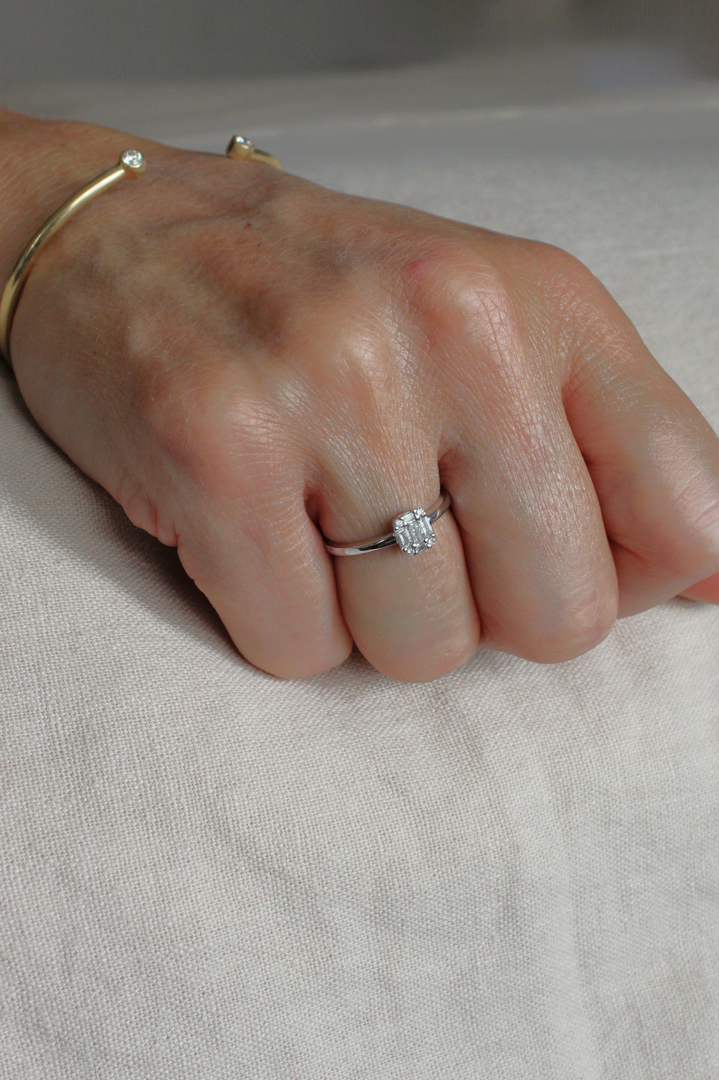 Anillo Solitario Cluster Diamantes