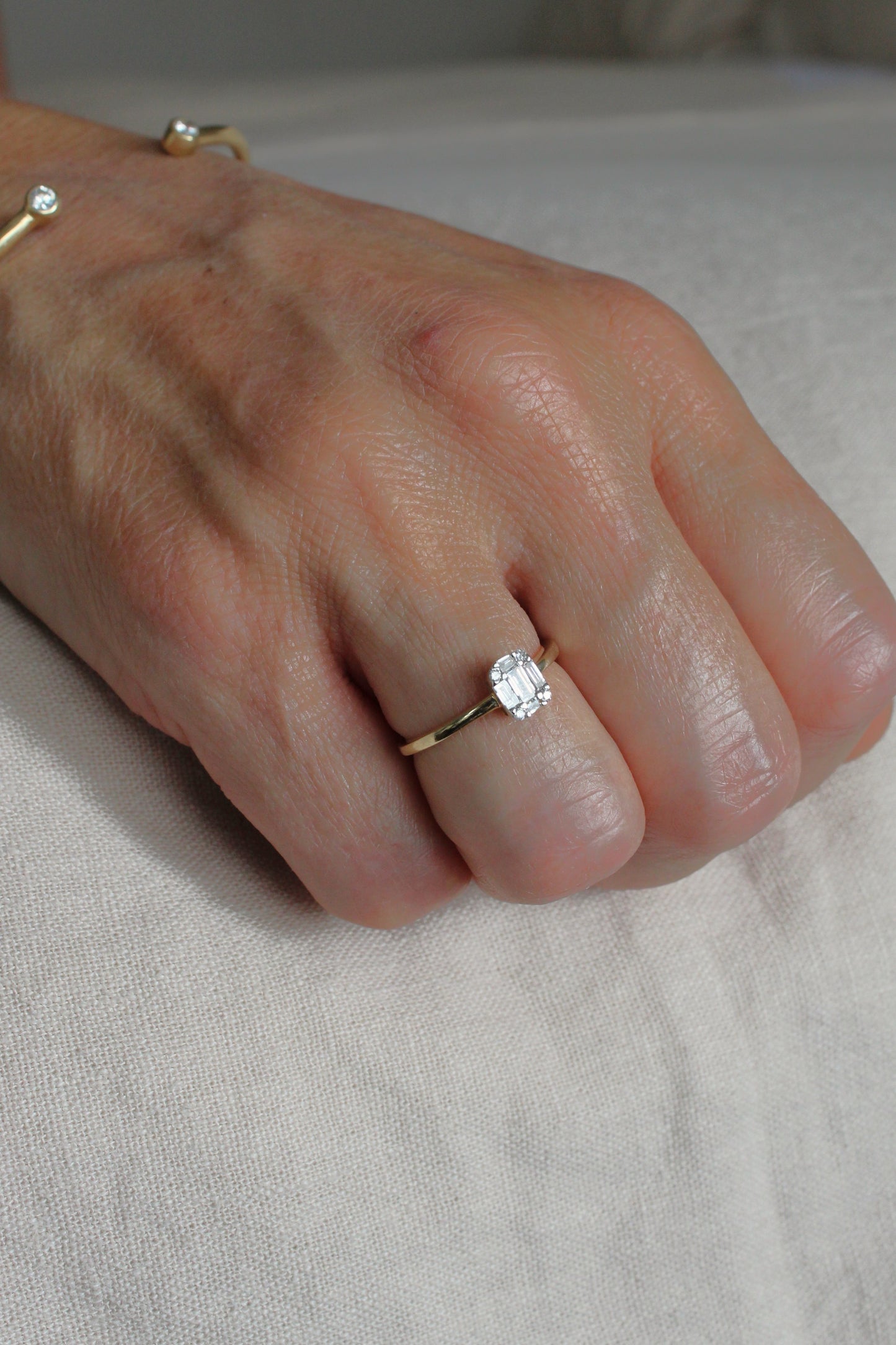 Anillo Solitario Cluster Diamantes