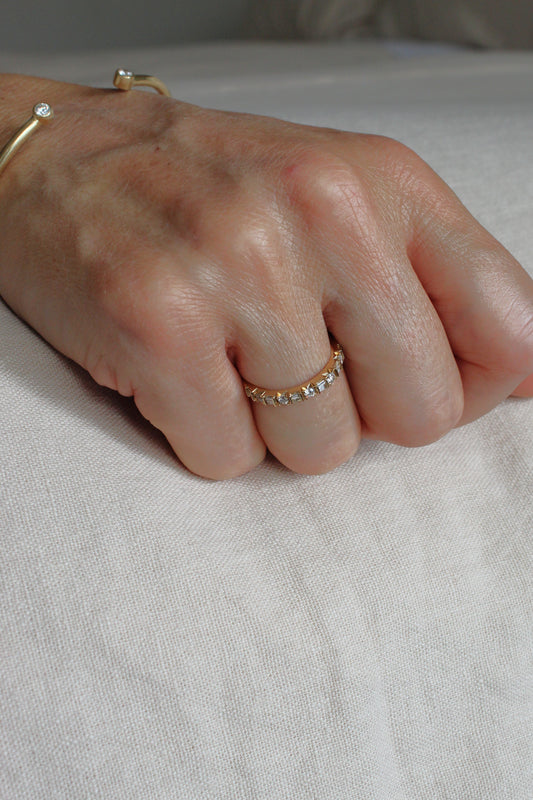 Anillo Cintillo Diamantes Corte Baguette y Brillantes