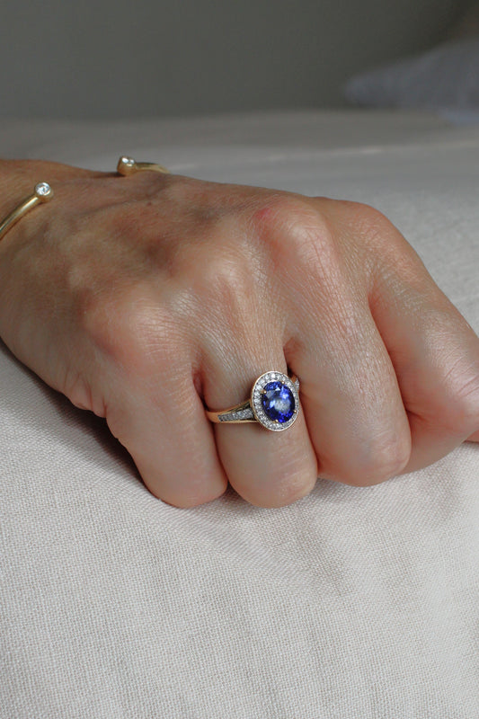 Anillo Maxi Tanzanita Halo
