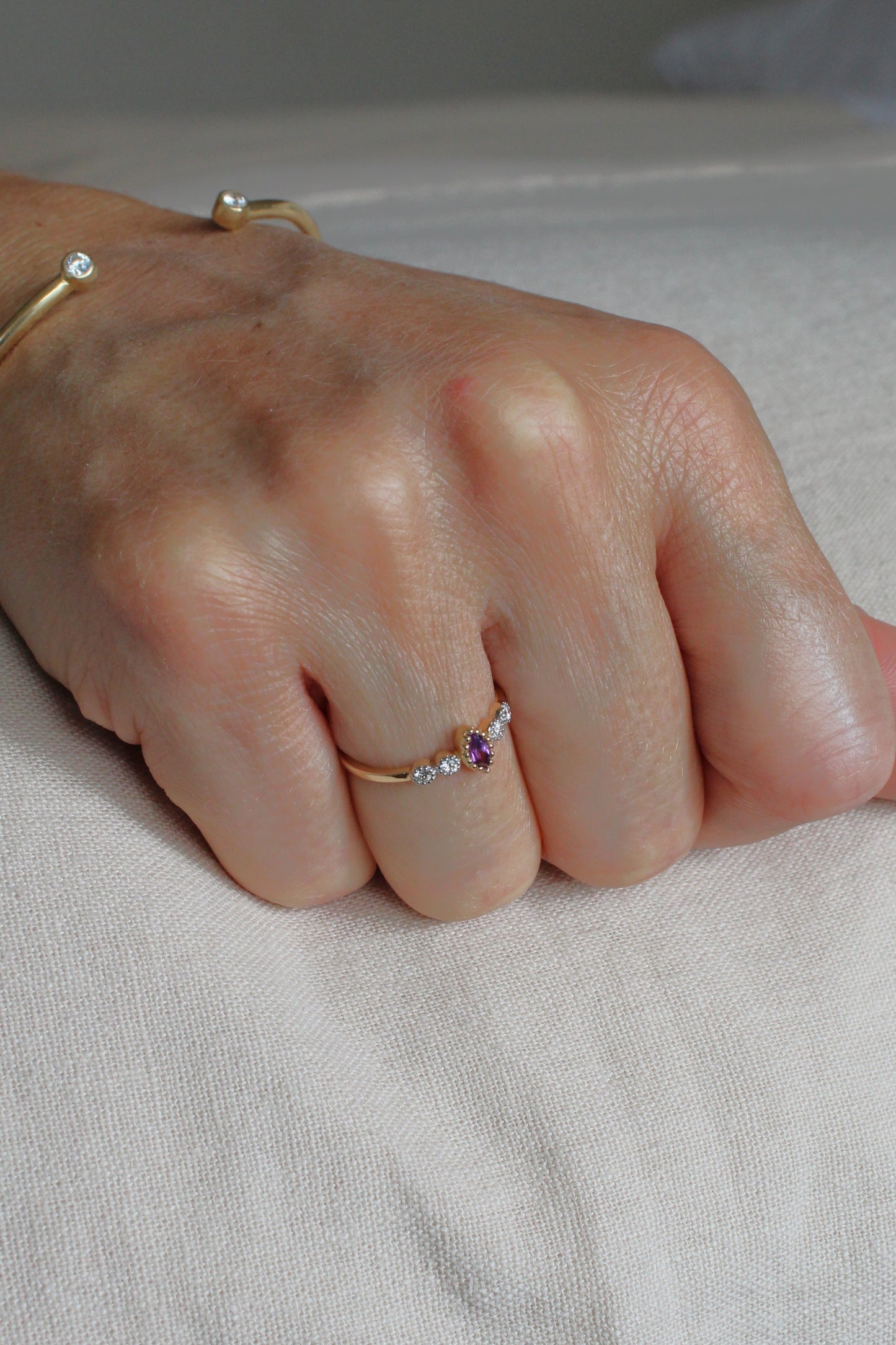 Anillo Amatista Marquise y Diamantes