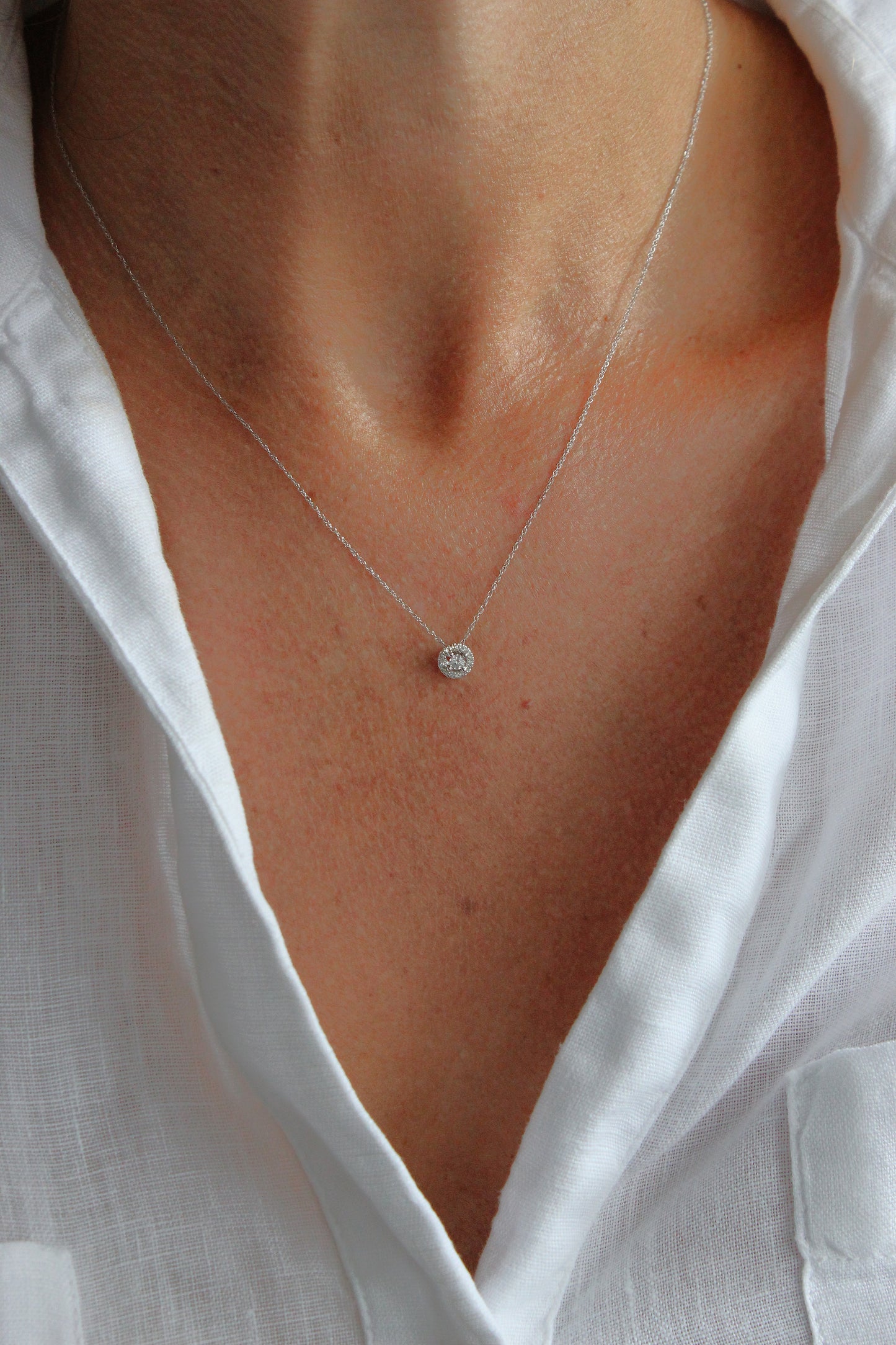 Collar Punto de Luz Halo Diamantes Desnivel
