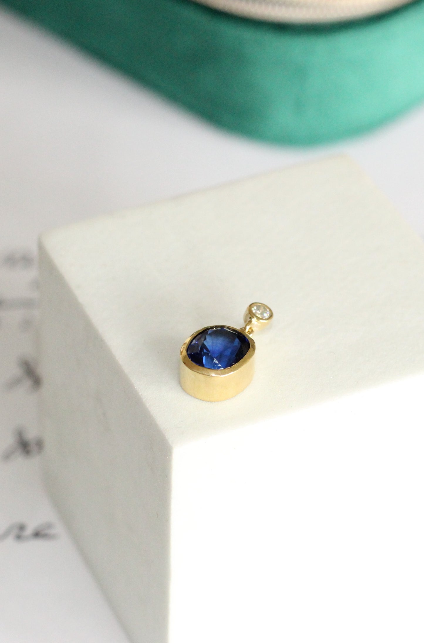 Colgante Zafiro y Diamante