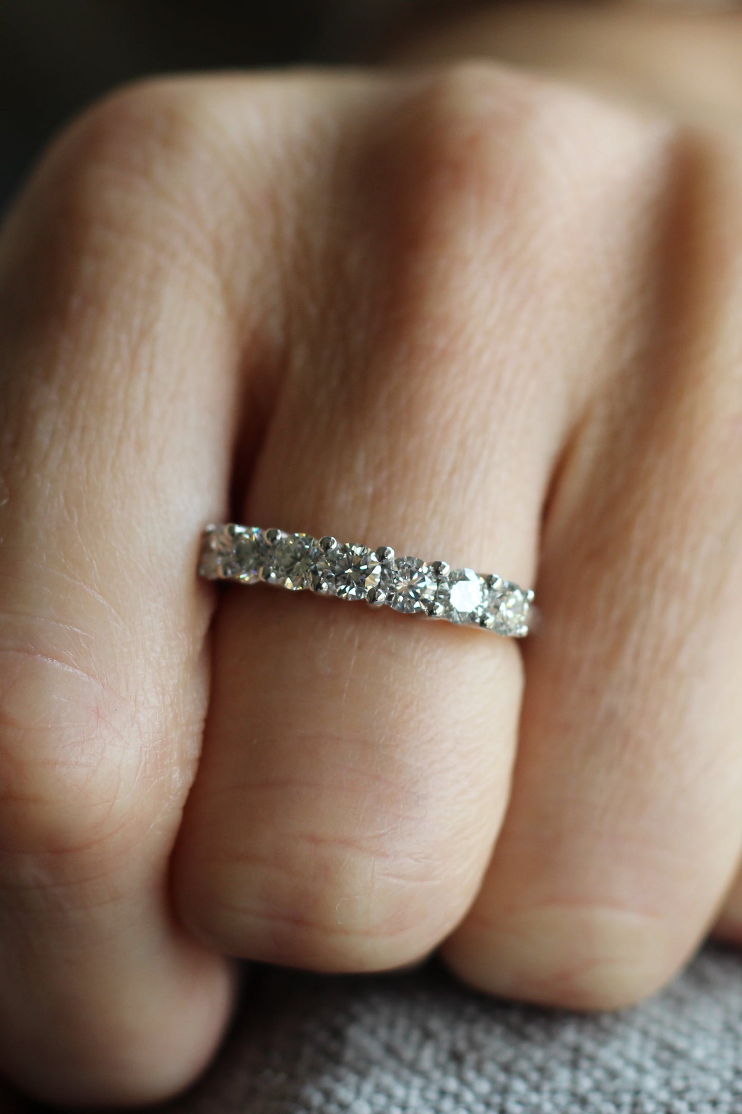 Anillo Cintillo 7 Diamantes