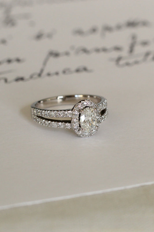 Anillo Diamante Oval Halo