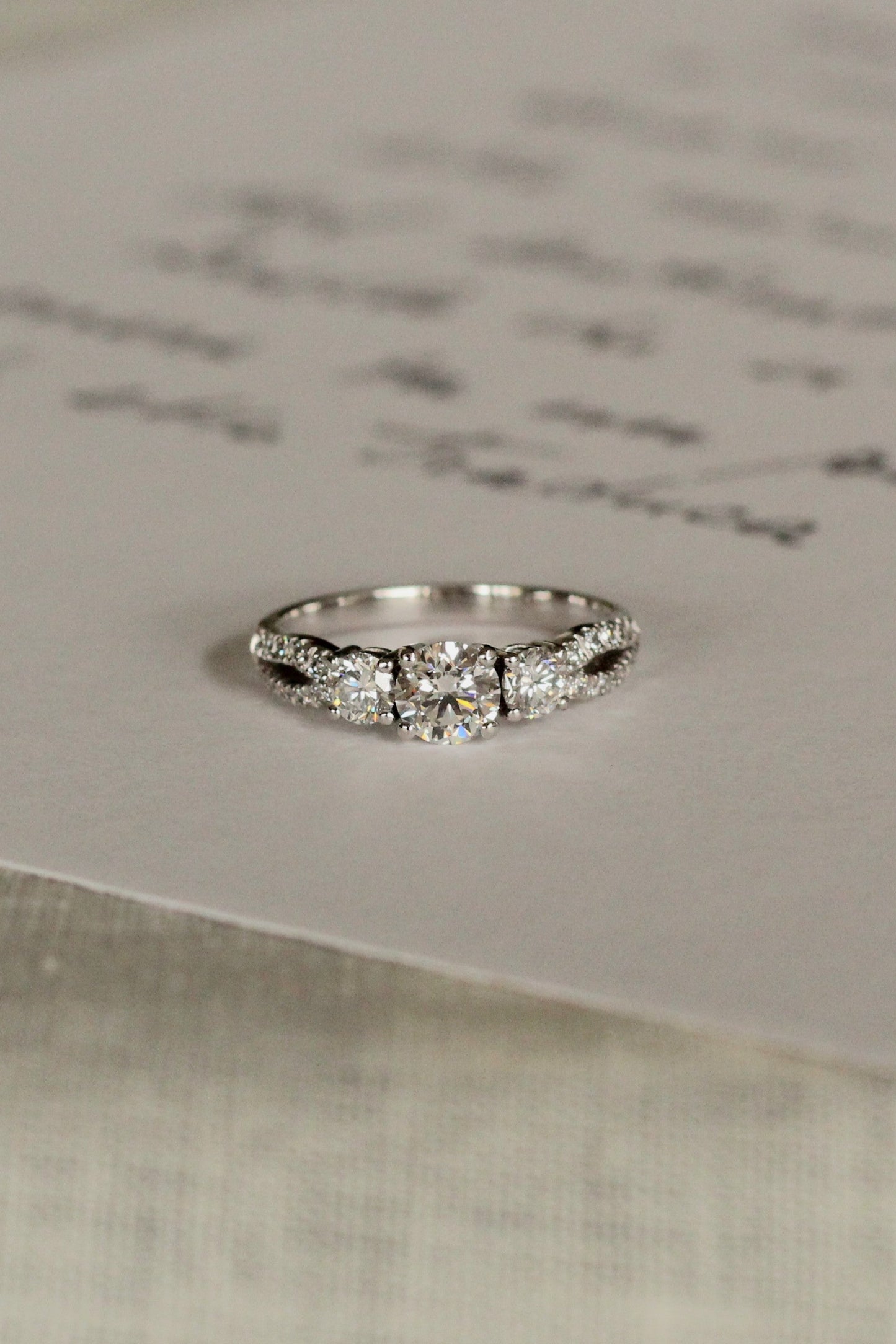 Anillo Tricillo Diamantes Lab