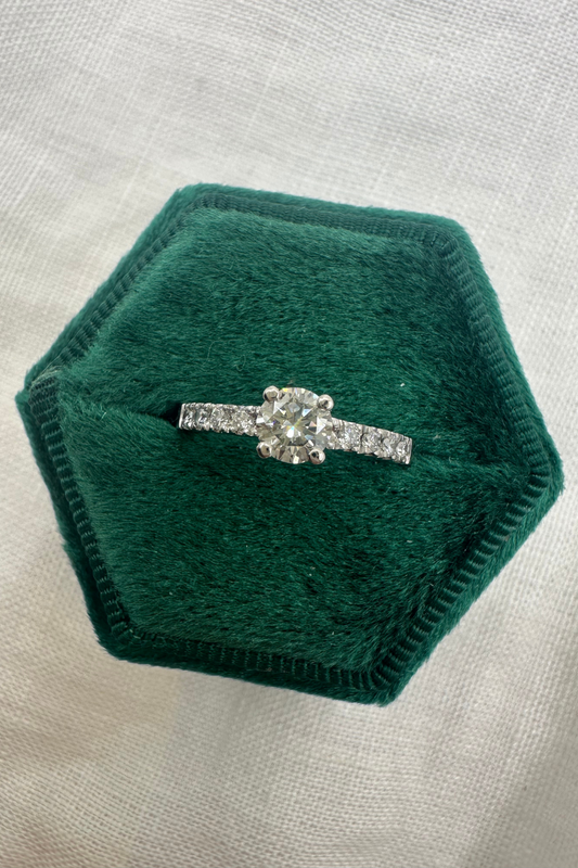 Anillo Solitario Grifas