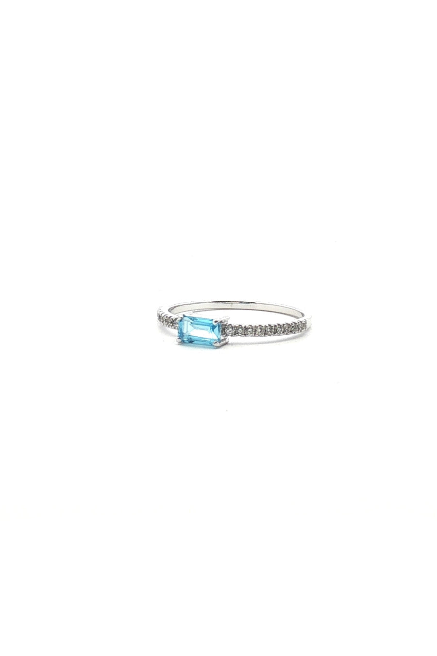 Anillo Topacio Celeste y Diamantes
