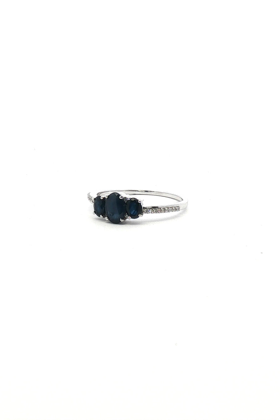 Anillo Tricillo Zafiro Azul Oval y Diamantes