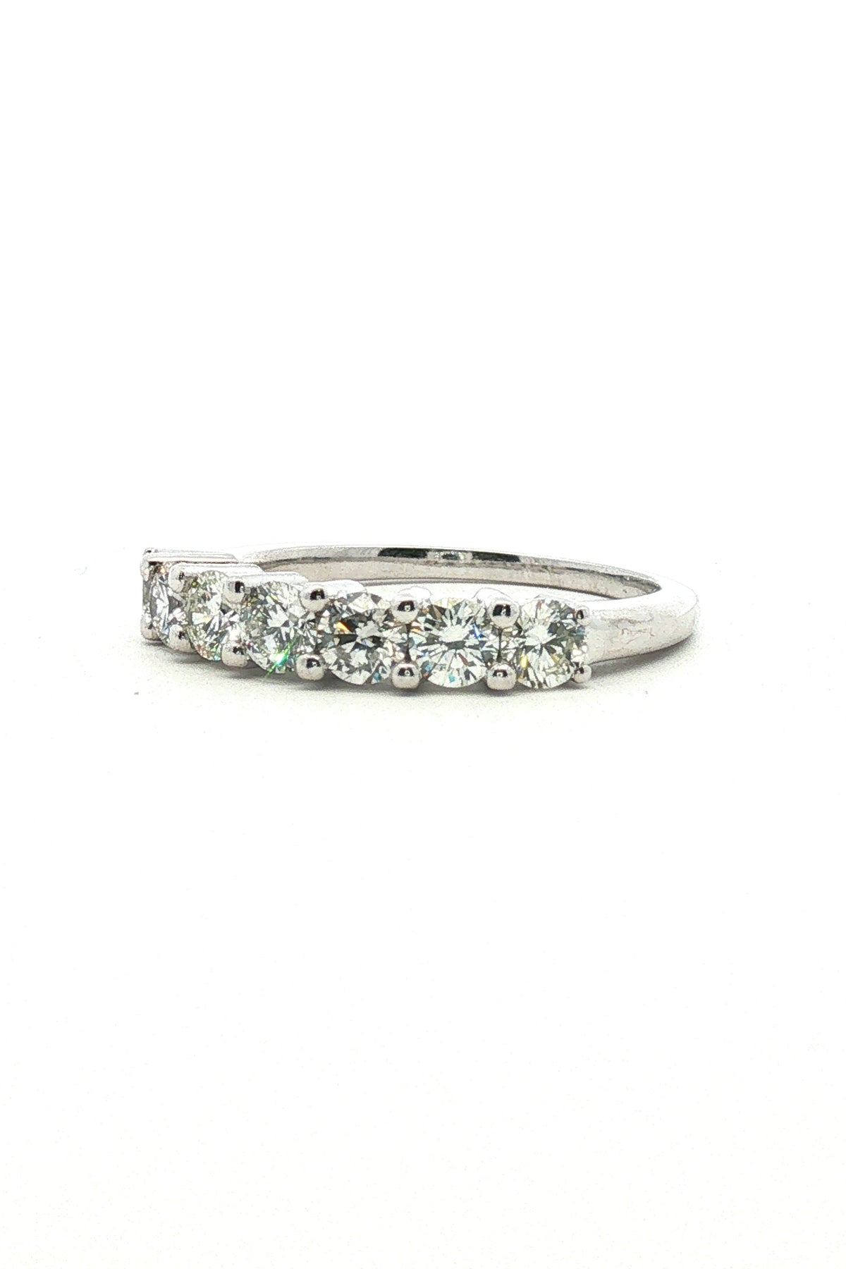 Anillo Cintillo 7 Diamantes