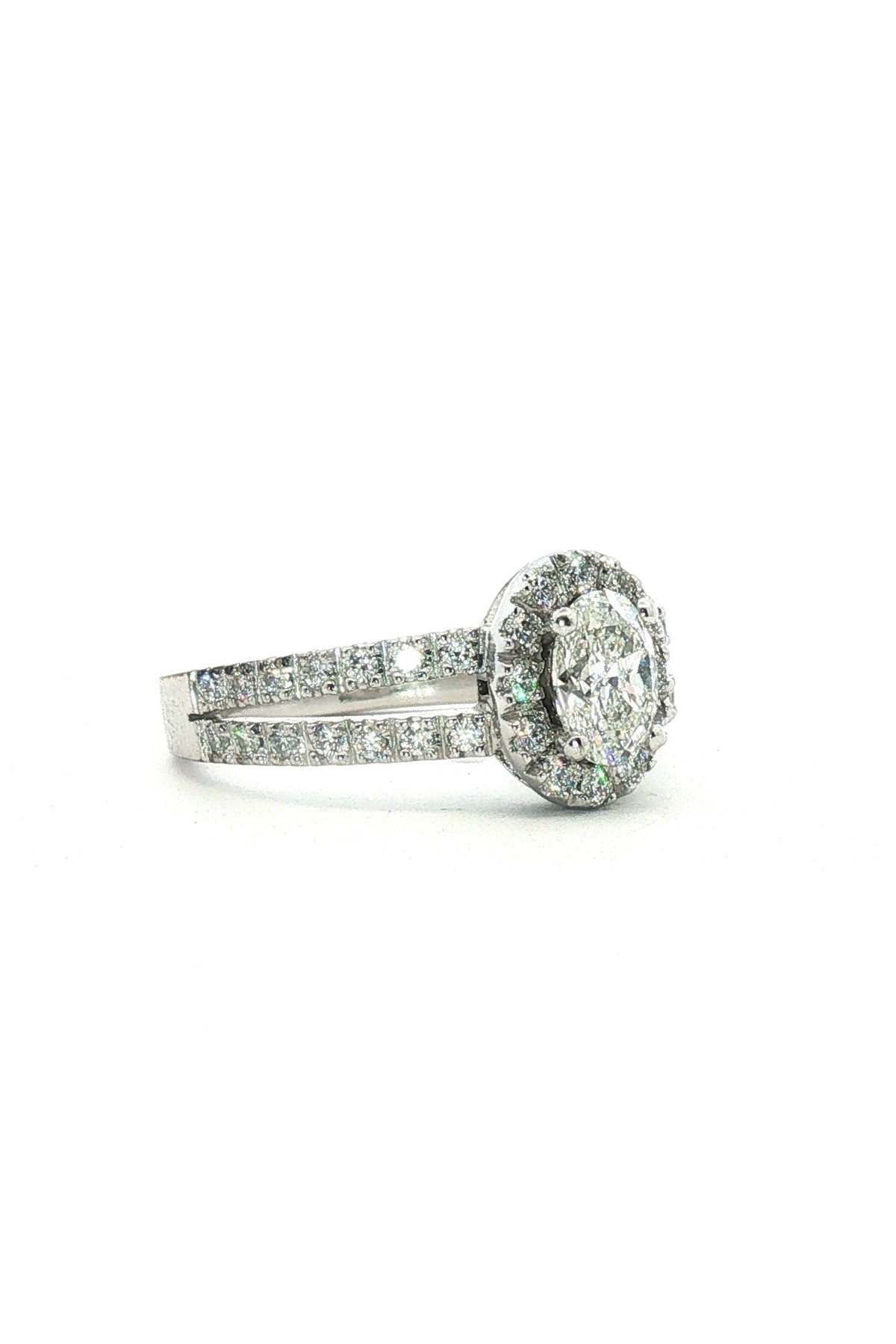 Anillo Diamante Oval Halo