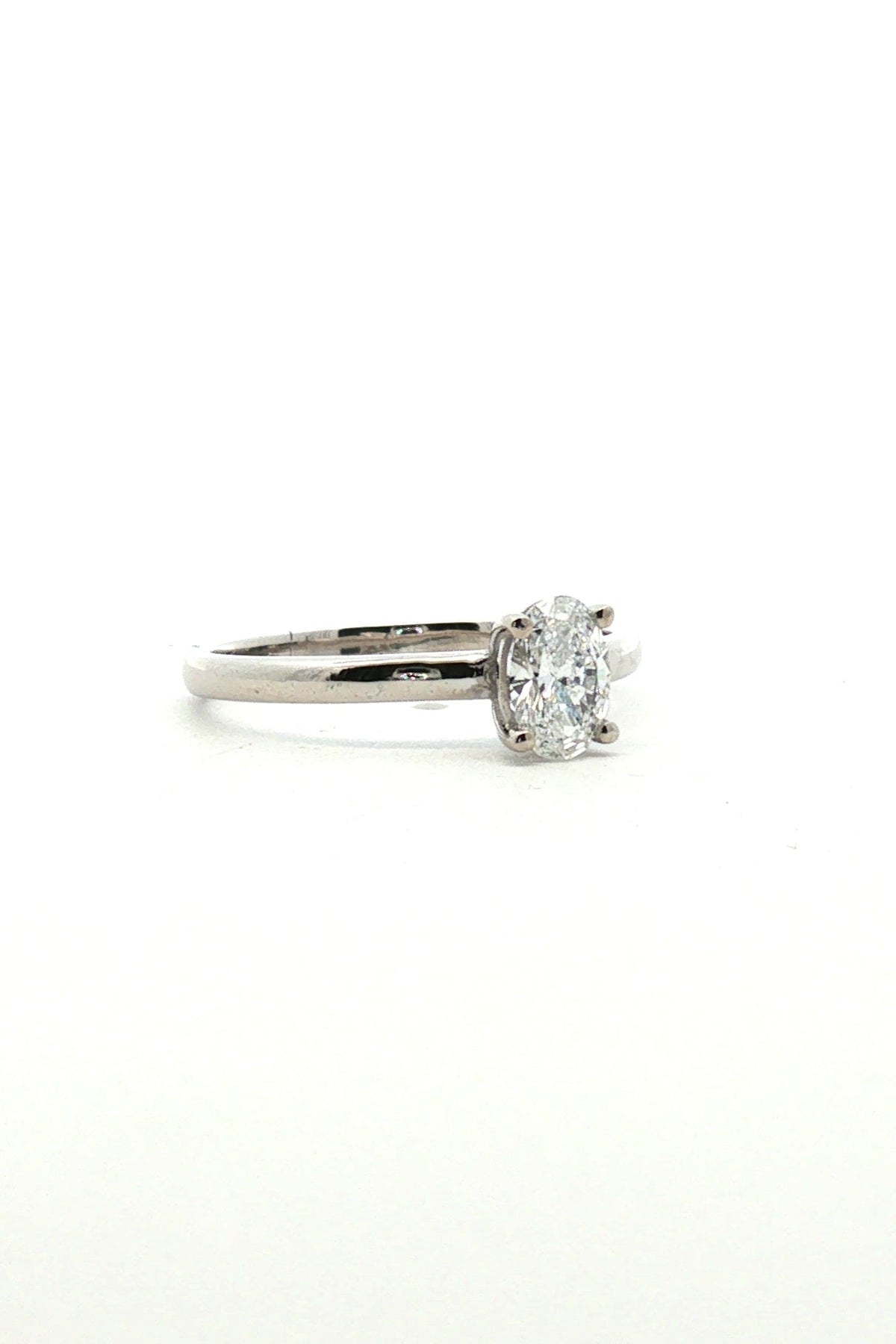 Anillo Solitario Oval 0.56ct