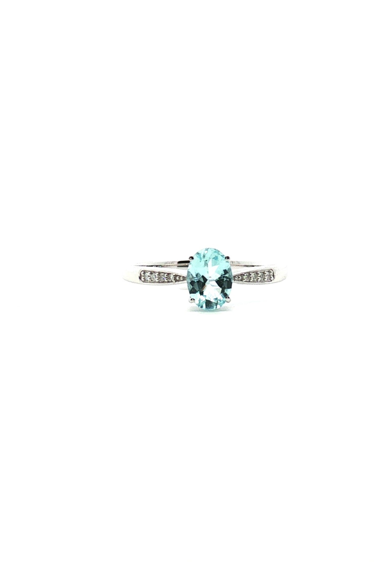 Anillo Solitario Aguamarina Oval y Diamantes