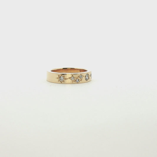 Anillo de Banda en Oro Amarillo con Diamantes Estrellados